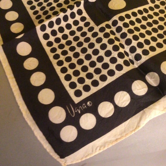 RARE Vintage Vera Neumann B&W 100% Silk Scarf - Picture 3 of 5
